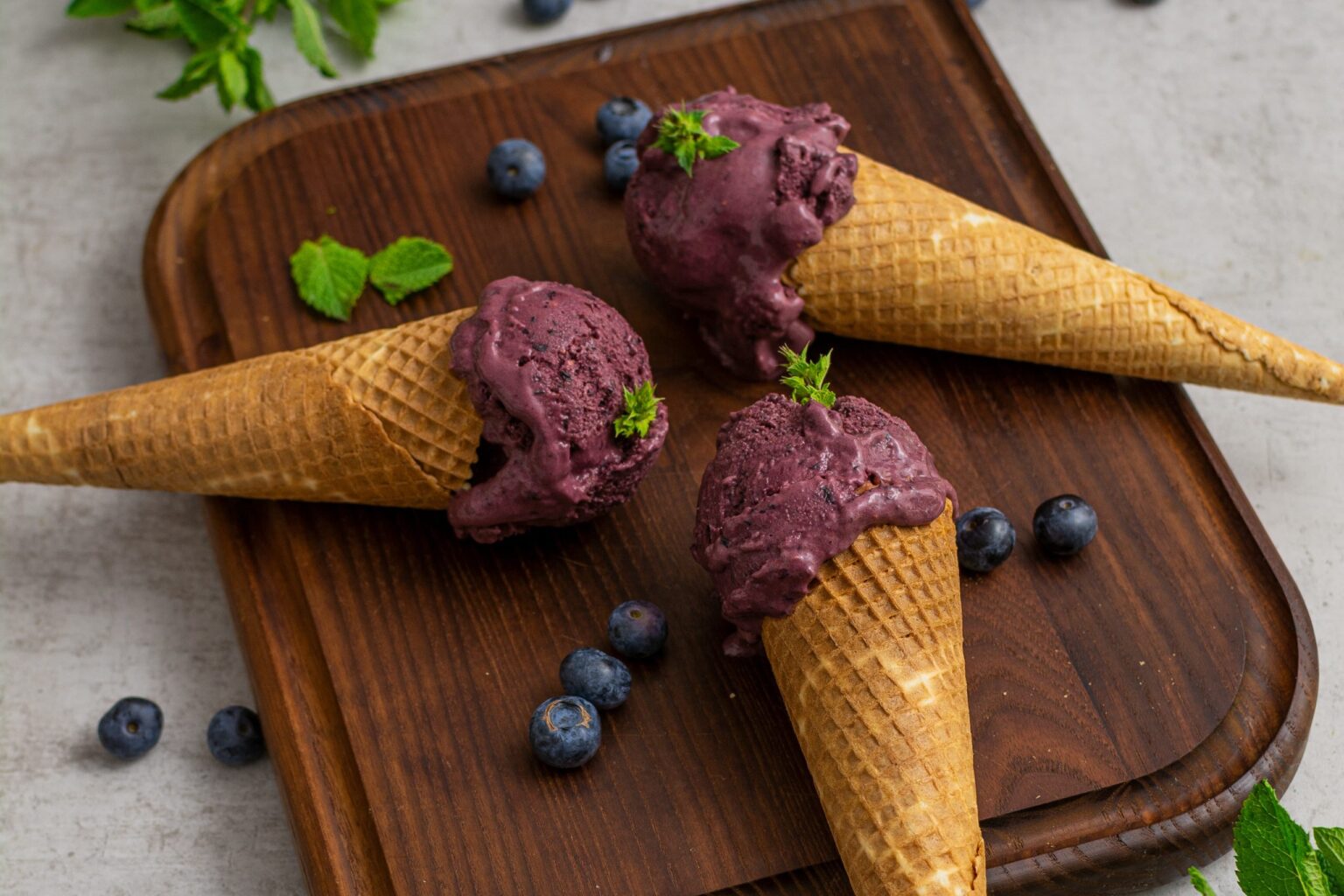 Acai-Blaubeereis_quer-scaled