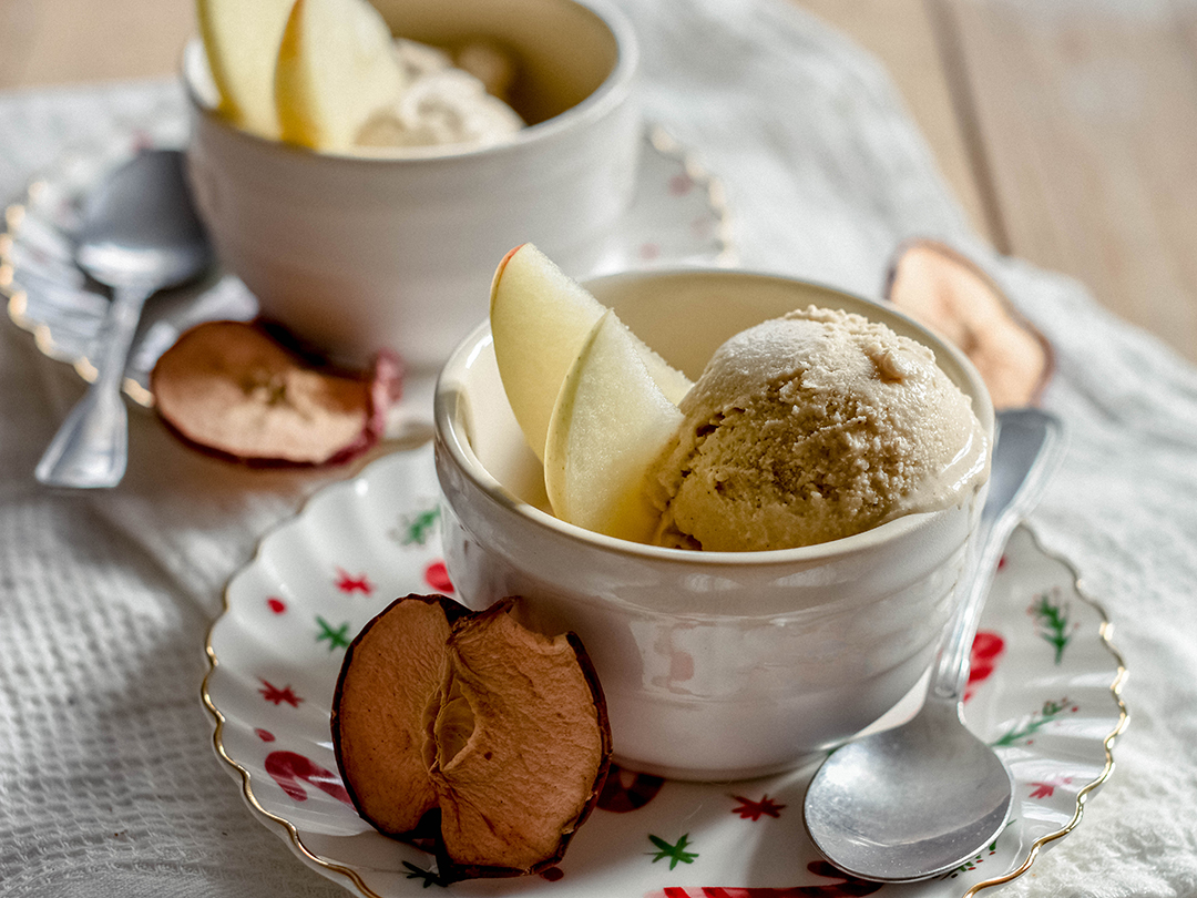 Winterliches Bratapfel-Eis