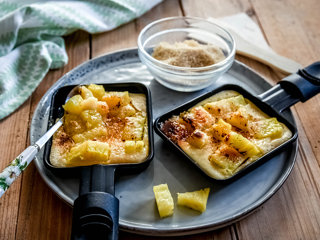 Vanillewaffeln mit Beerenketchup © falkemedia/Anne Gieseler Raclette-Pfannkuchen mit gegrillter Ananas