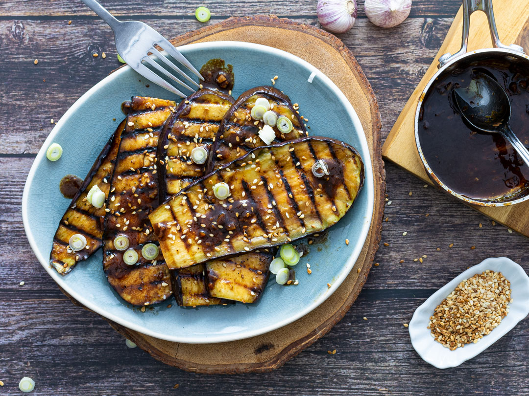 Aubergine mit veganer Teriyaki-Marinade